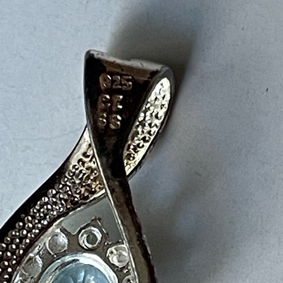 Vintage 925 Stamped Sterling Silver With Aquamarine Blue Gemstone Pendant - Picture 4 of 8
